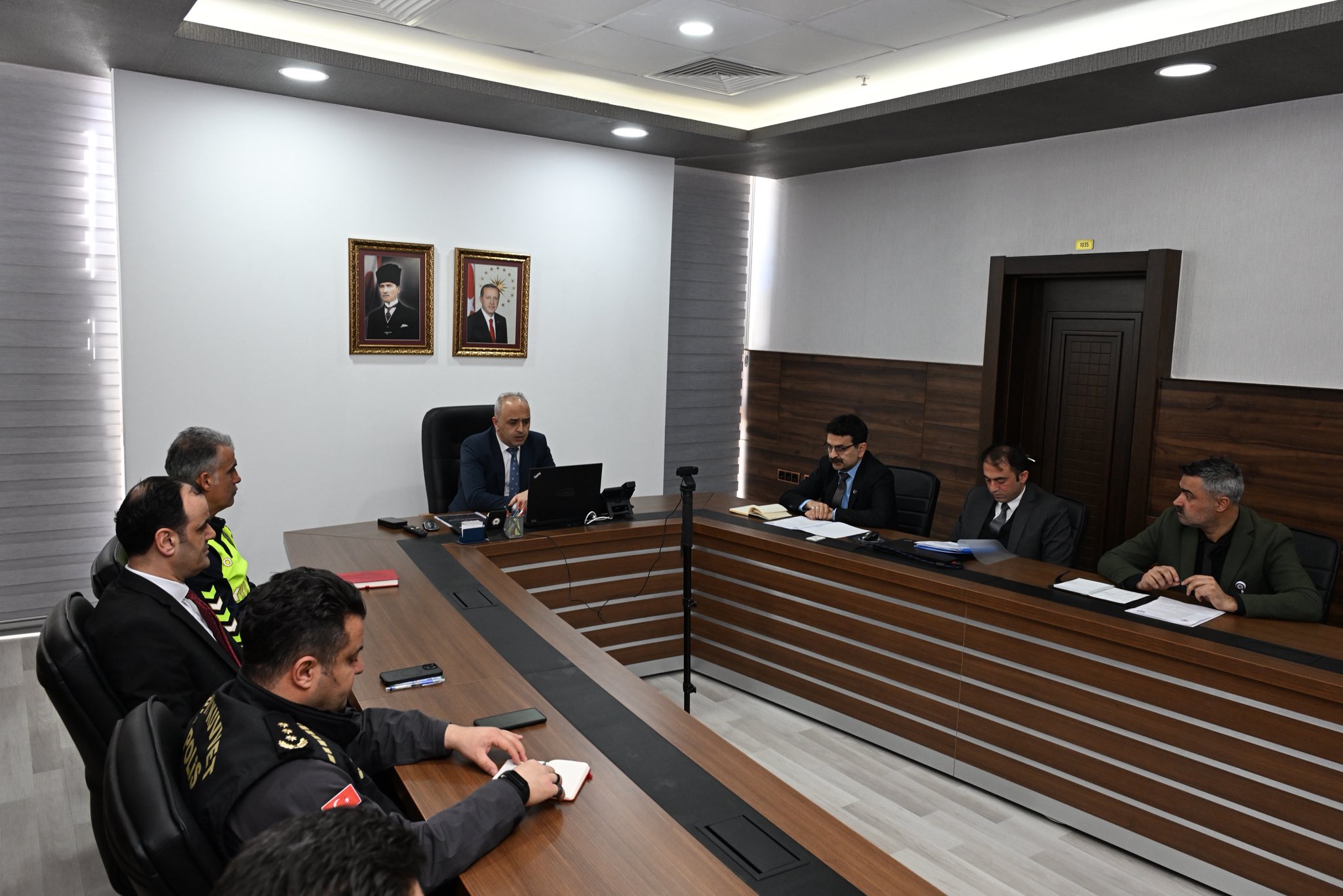 Haftalık Genel Asayiş Değerlendirme Toplantısı Gerçekleştirildi Kırşehir İl Emniyet Müdürü