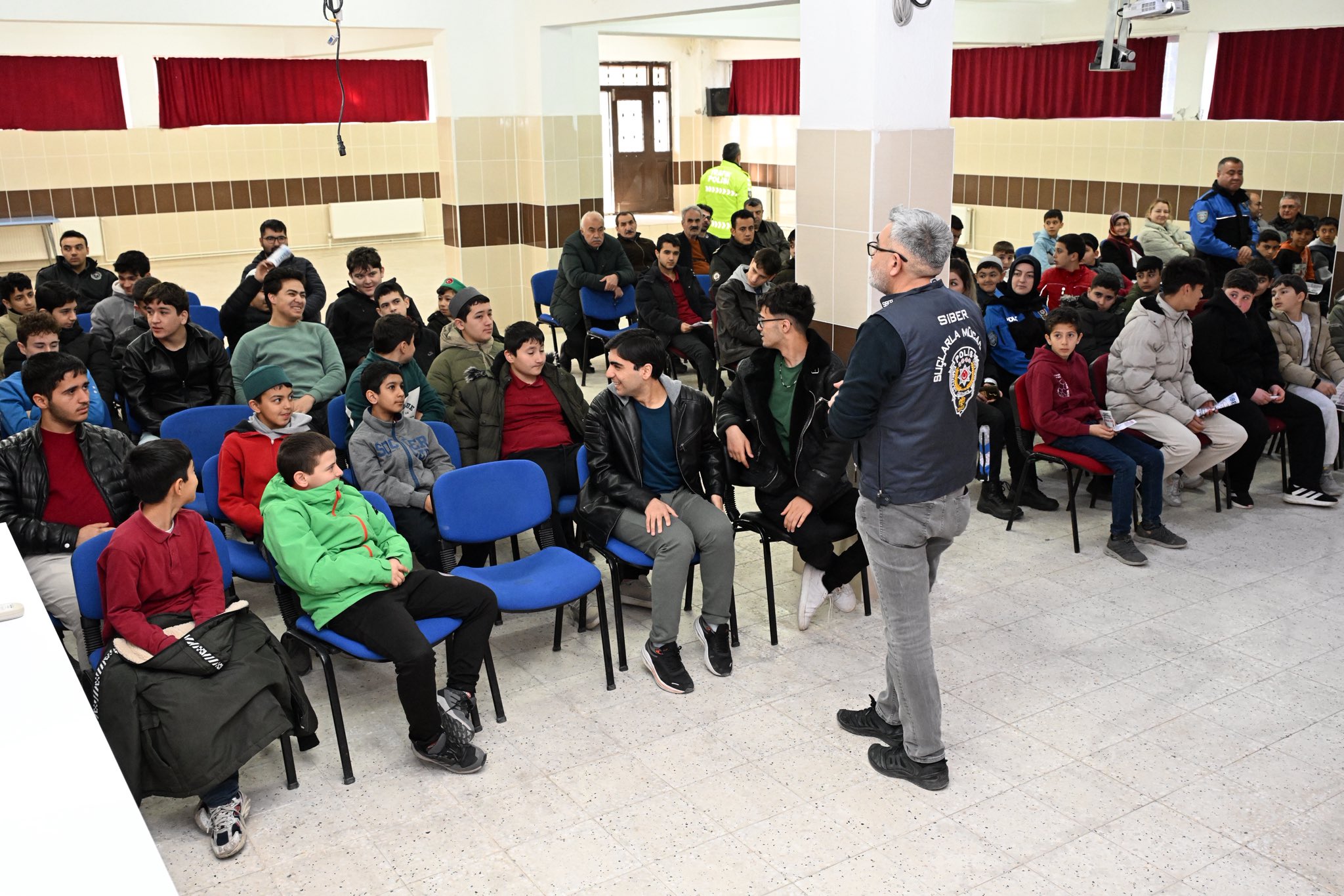 Kırşehir Anadolu İmam Hatip Lisesi öğrencilerine Bilgilendirilme Yapıldı Kırşehir İl
