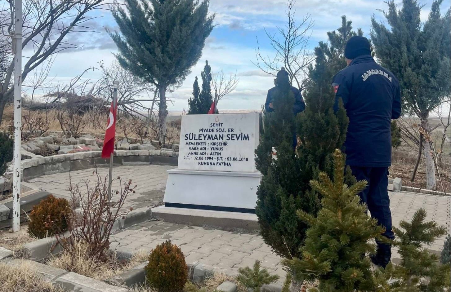 Kırşehir İl Jandarma Komutanlığı Şehit Kabirlerini Ziyaret Etmeye Devam Ediyor.